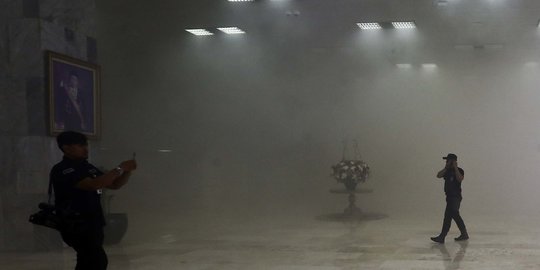 Asap Mengepul di DPR Bukan Kebakaran, Tapi Sistem Aerosol Rusak