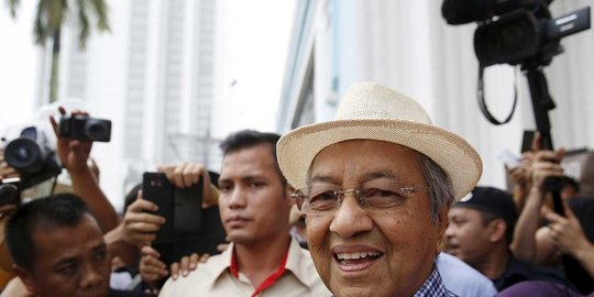 wan azizah disebut-sebut bakal gantikan mahathir jadi perdana menteri malaysia