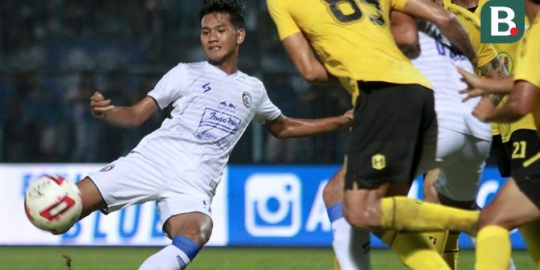 Cetak Gol Pertama ke Tim Liga 1, Pemain Muda Arema Satu Ini Mulai Diperhitungkan