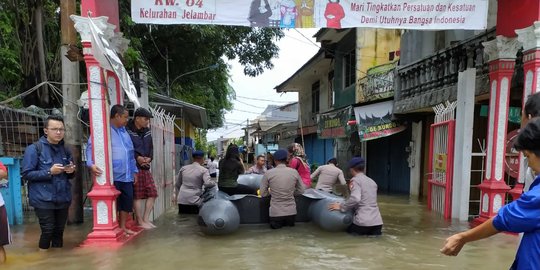 Pemukiman Latumenten Jelambar Banjir Sepinggang Orang Dewasa