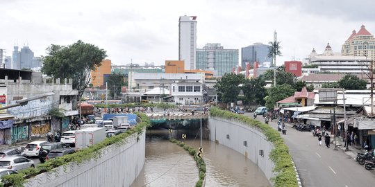 Banjir Rendam Underpass Senen