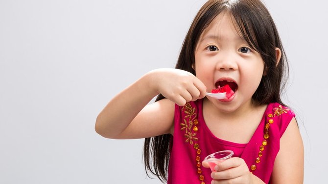 7 makanan ringan yang tidak baik dikonsumsi anak