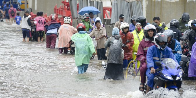 Cuaca Ekstrem Penyebab Jakarta Banjir Hari ini | merdeka.com