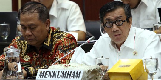 DPR Duga Ada Politik di Balik Salah Ketik RUU Omnibus Law, Menteri Yasonna Berkilah