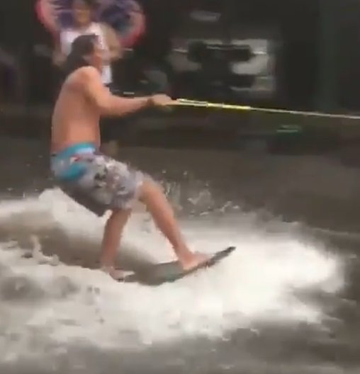 aktivitas unik di kala banjir