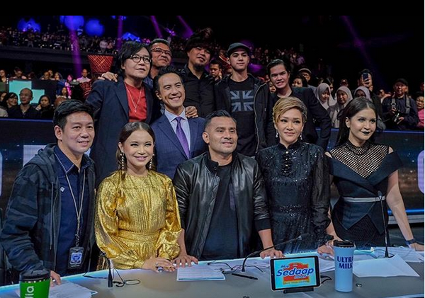 pertemuan maia estianty dan ahmad dhani