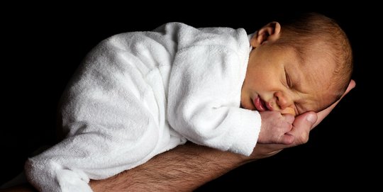 Orangtua Wajib Tahu, Ini 5 Gejala Dehidrasi yang Bisa Muncul dari Bayi