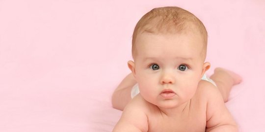 orangtua wajib tahu, ini 5 gejala dehidrasi yang bisa muncul dari bayi