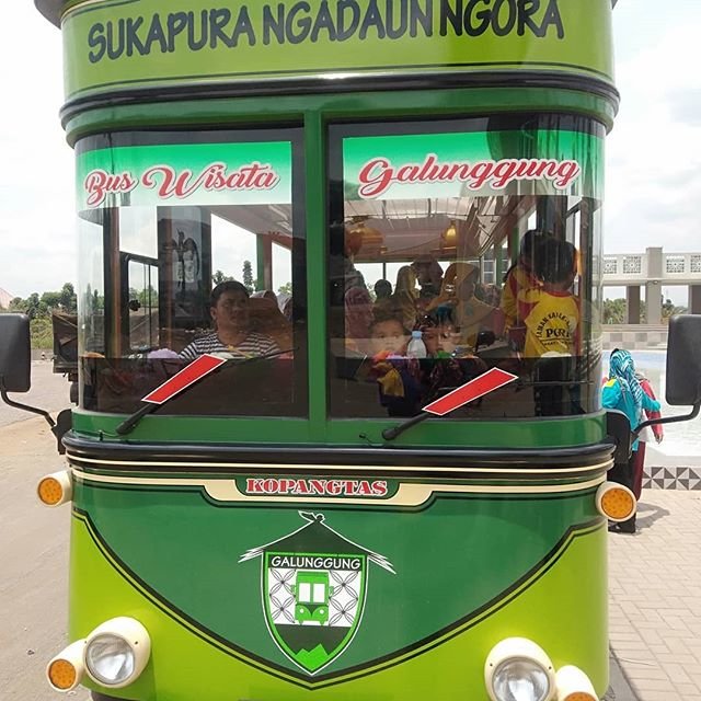 bus wisata jabar