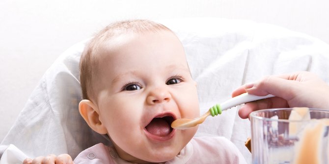 4 Sumber Nutrisi yang Penting Dikonsumsi Oleh Bayi Hingga Berusia 2 Tahun | merdeka.com - merdeka.com