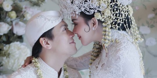 Syahrini dan Reino Setahun Menikah, Intip 7 Momen Mesra Saat Keliling Dunia