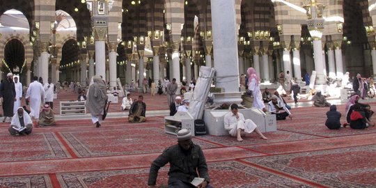 Umrah Ditangguhkan, Jemaah WNI di Saudi Masih Bisa Ziarah ke Madinah