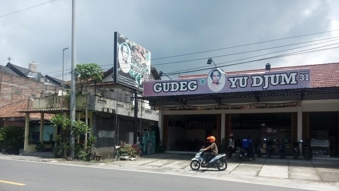 gudeg yu djum