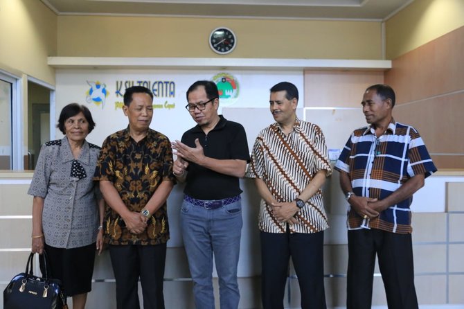 direktur utama lpdb kumkm braman setyo mengunjungi koperasi serba usaha ksu talenta