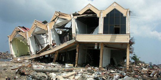 8 Penyebab Gempa Bumi Beserta Cara Menghadapinya Patut Diwaspadai Merdeka Com