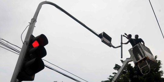 3 Fakta Traffic Light Margorejo Surabaya, Lampu Merah yang Merenggut Masa Muda