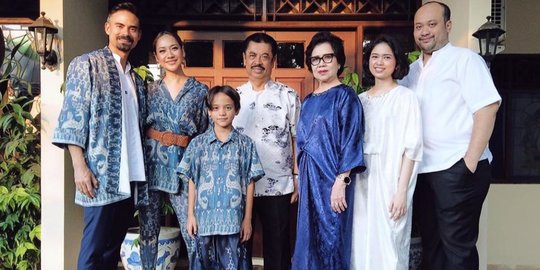 Jarang Tersorot, Ini 9 Potret Muchlis Rusli Ayah BCL