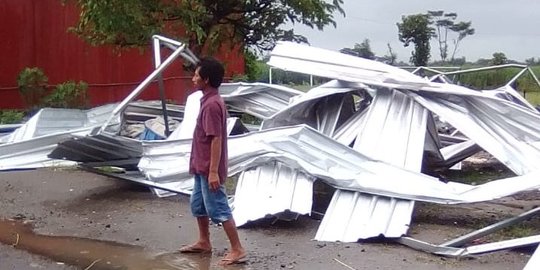 Angin Puting Beliung Terjang 2 Desa di Kediri, Puluhan Rumah Rusak