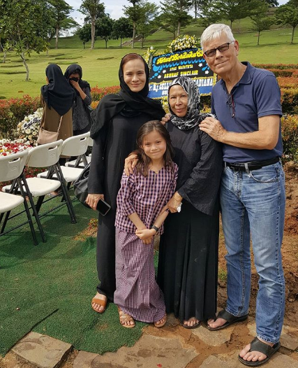 ibunda ashraf sinclair pamit pulang ke malaysia