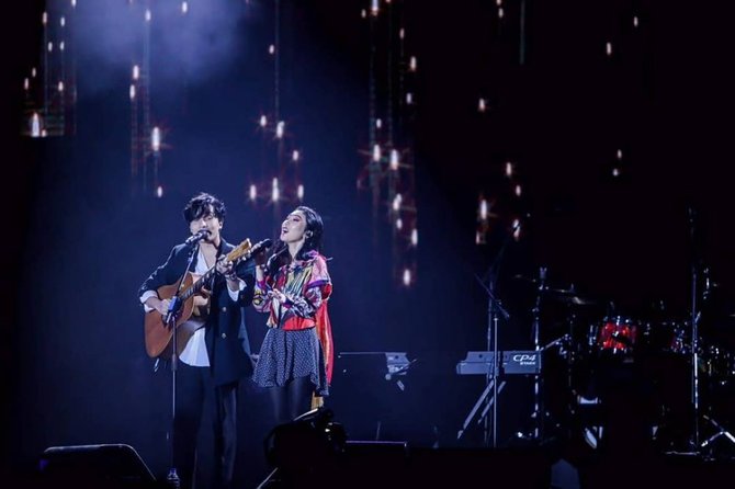 isyana sarasvati dan rayhan maditra at java jazz festival 2020