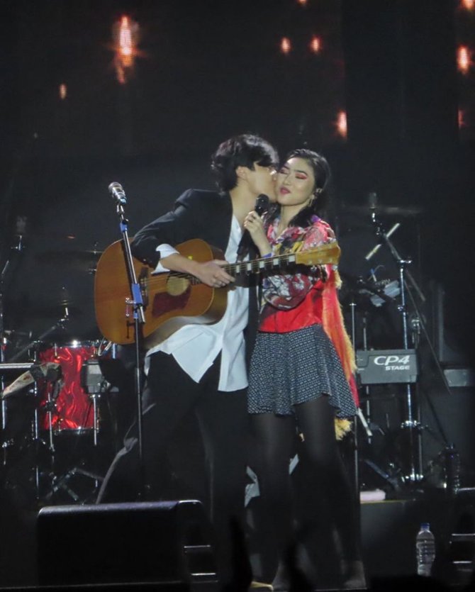 isyana sarasvati dan rayhan maditra at java jazz festival 2020