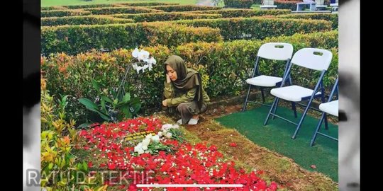 Potret BCL Kembali Ziarah ke Makam Ashraf Sinclair, Wajahnya Sendu dan Peluk Noah