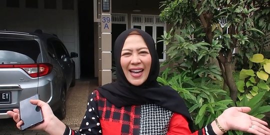 13 potret rumah istri denny cagur di garut, mewah dan ada kebun untuk bercocok tanam