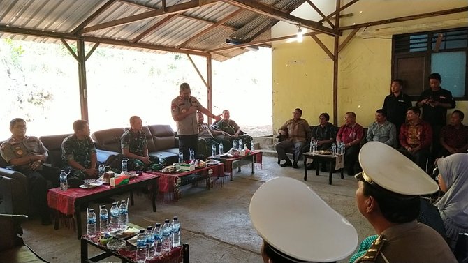 panglima kodam i bukit barisan mayjen ms fadhilah bertemu polisi korban pemukulan
