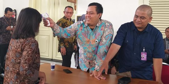 Antisipasi Corona, Suhu Tubuh di Atas 37,5 Derajat Celcius Tidak Boleh Masuk Istana