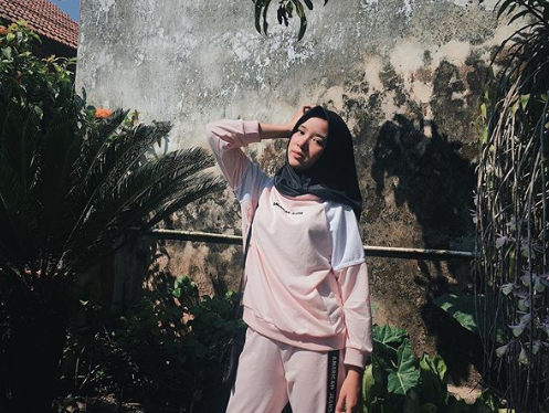 tiara idol di luar panggung