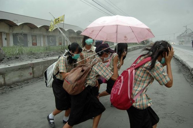 hujan abu magelang