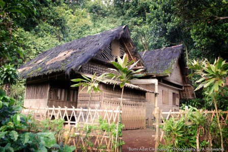 rumah adat cikondang