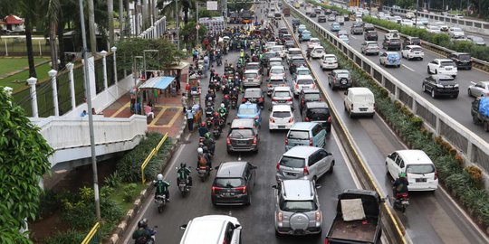 Aksi Demo di DPR Sebabkan Macet Mengular