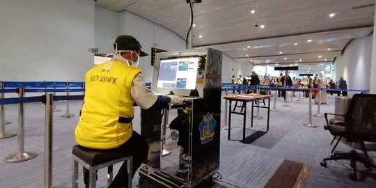 Cerita Petugas Pantau Suhu Tubuh, Garda Depan Cegah Virus Corona