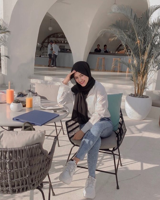 silvia anggun