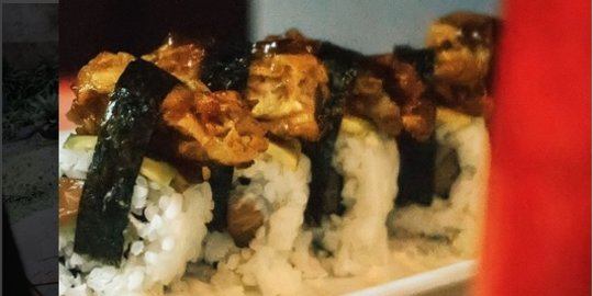 Kreasi Sushi Unik di Jawa Barat, dari Toping Oncom Hingga Toping Seblak