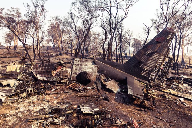 pesawat pemadam kebakaran hutan australia jatuh