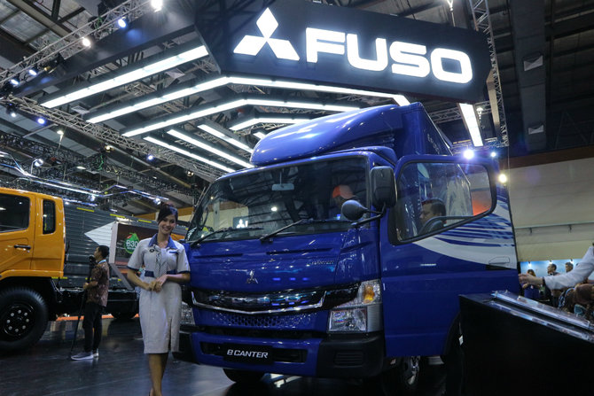 mitsubishi fuso luncurkan varian baru fighter terpanjang di kelasnya