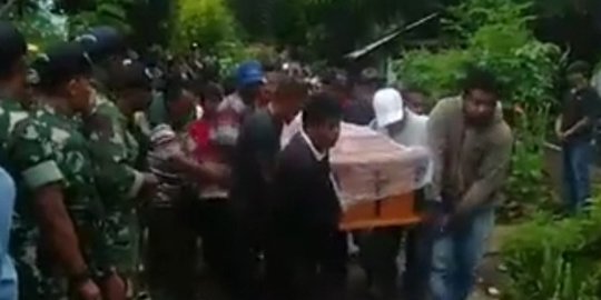 6 Jenazah Korban Bentrokan Antarwarga di Flores Timur NTT Dimakamkan