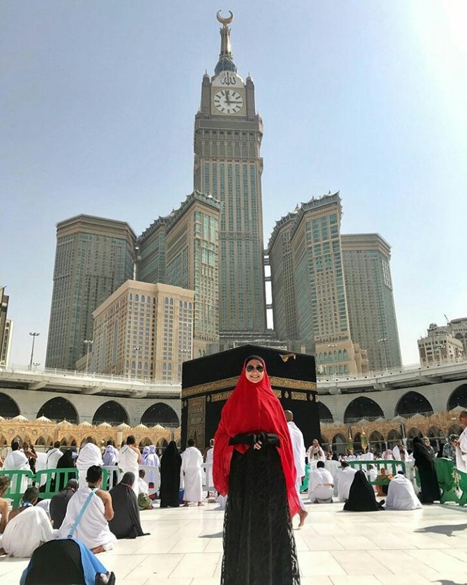 ayu maulida berhijab