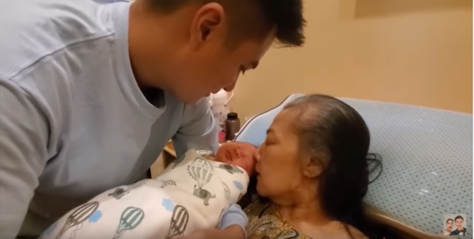 momen baim dengan ibu nya