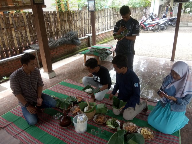 Uyah Asem Wisata ke Kemiren Banyuwangi Nonton Barong Gandrung 