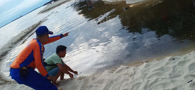 pantai balikpapan tercemar minyak