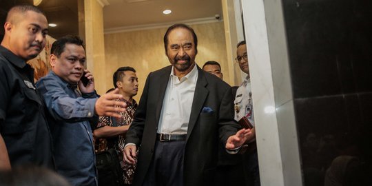 Surya Paloh Nilai Spanduk Fotonya yang Serang Jokowi sebagai Dagelan