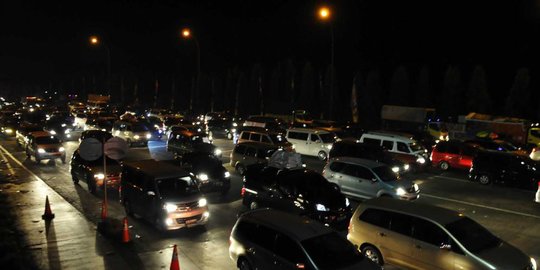 tol rugi rp1 triliun per tahun akibat truk kelebihan muatan rev1