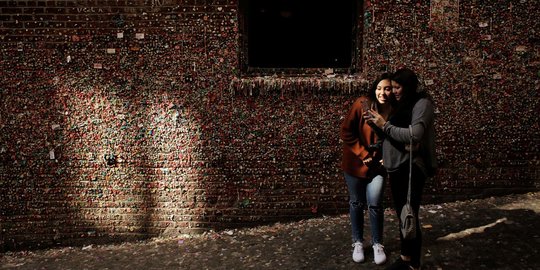 Gum Wall, Atraksi Wisata Menjijikkan di Seattle