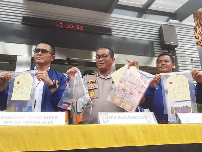 polda metro jaya amankan empat orang pelaku penipuan