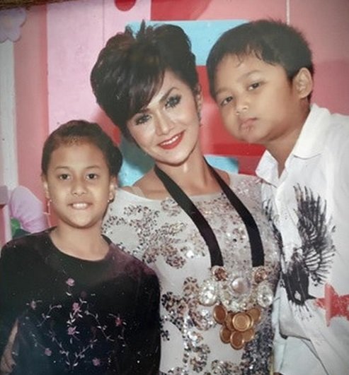 potret lawas krisdayanti aurel dan azriel