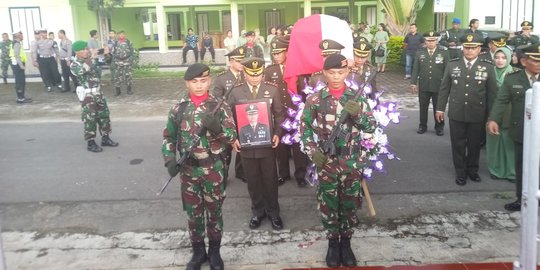 Jenazah Dandim Kuala Kapuas Korban Tabrakan Speedboat Paspampres Tiba di Klaten