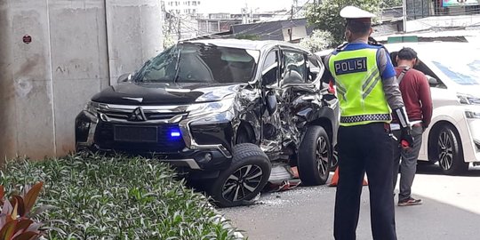 Polisi Dalami Insiden Transjakarta Tabrak Pajero Ditumpangi Istri Irjen Boy Rafli